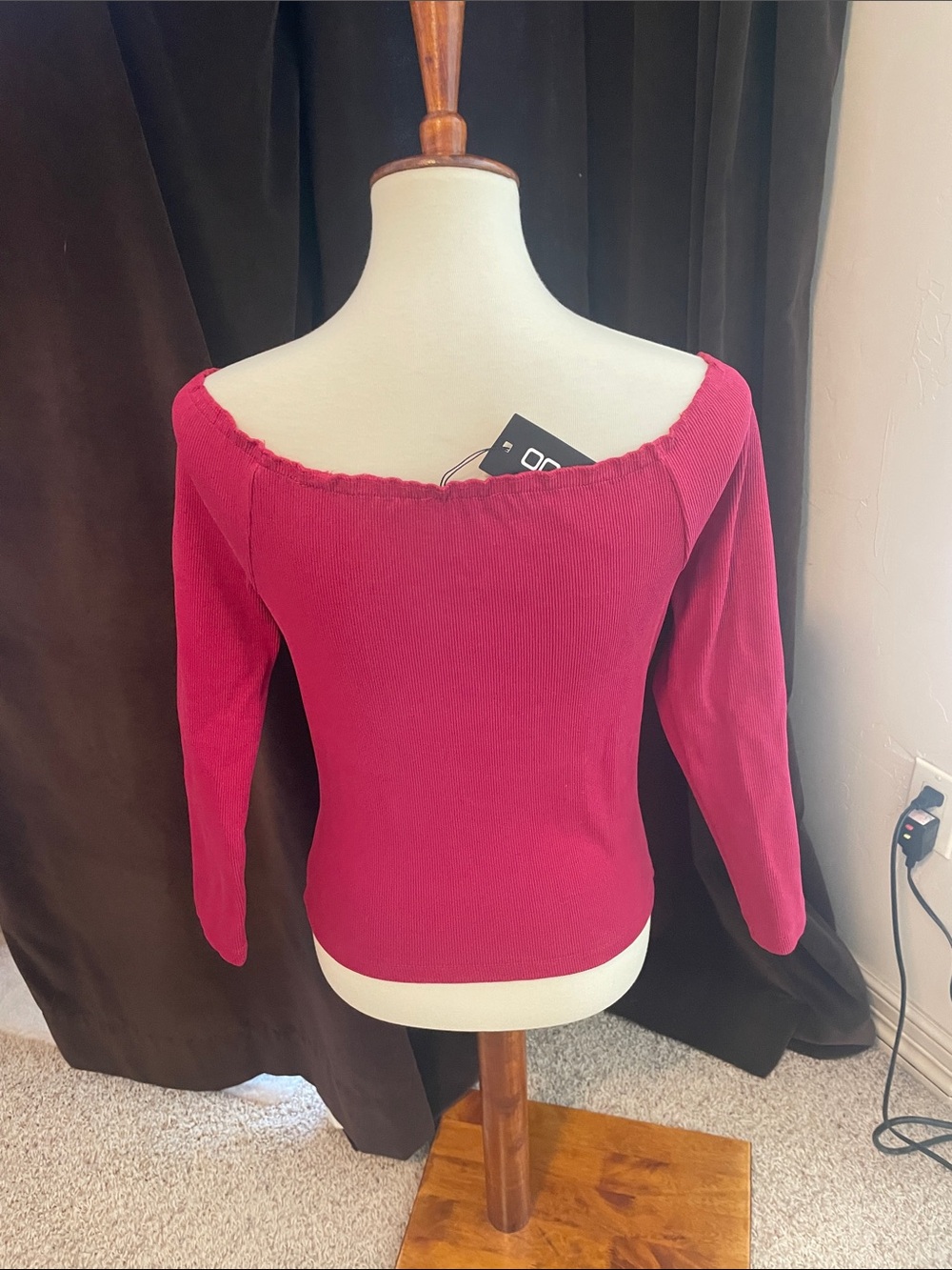 Boohoo Off-Shoulder Ribbed Top - Raspberry - Picture 4 of 9